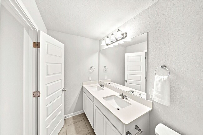 Building Photo - Room to Gather, Relax, and Enjoy Everyday Living