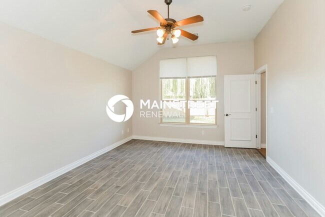 Building Photo - 4 Bedroom Pet-Friendly Home in Edmond, OK with Main Street Renewal