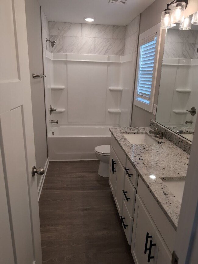 Building Photo - 338 Honey Comb Court