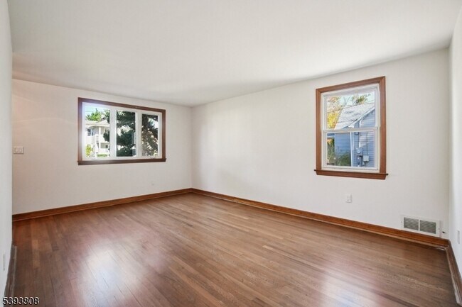 Building Photo - 1792 Mountain Ave