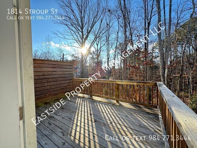 Building Photo - 1814 Stroup St