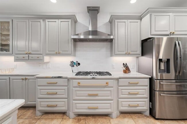 Primary Photo - 5900 Cartwright Cove
