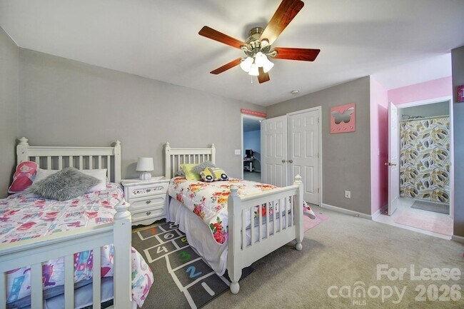 Building Photo - 12252 Stratfield Pl Cir