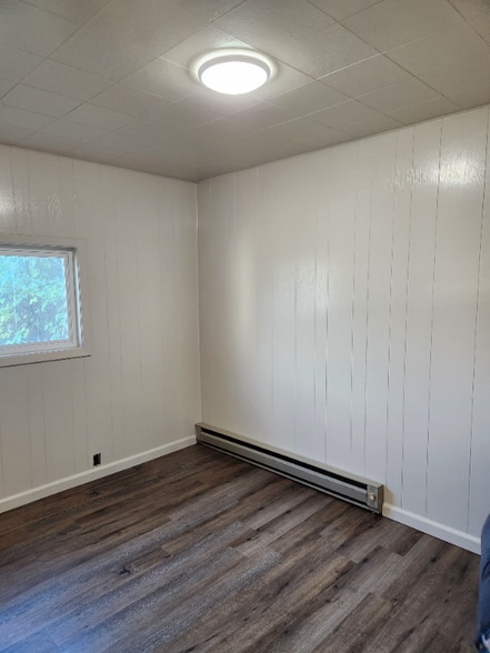 Building Photo - 301 3rd St W