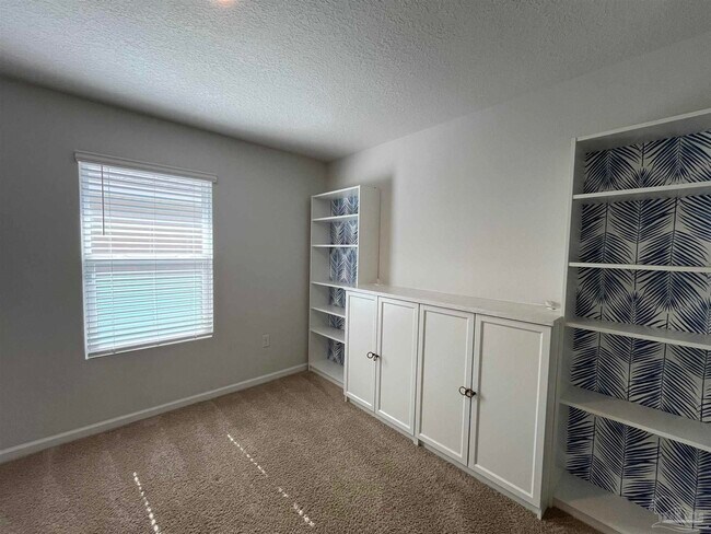 Building Photo - 5789 Guinevere Ln