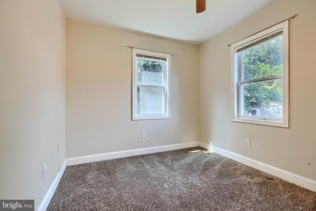 Building Photo - 6110 Everall Ave