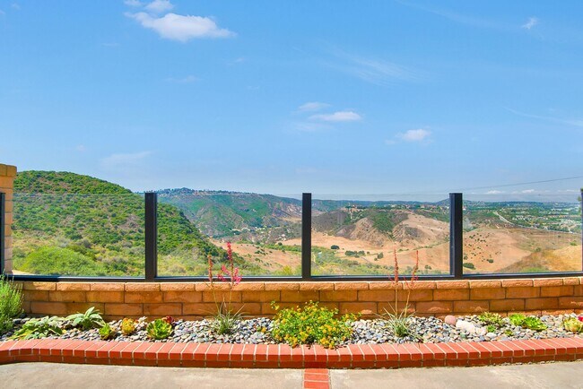 Building Photo - Panoramic Views! Laguna Niguel Condo!