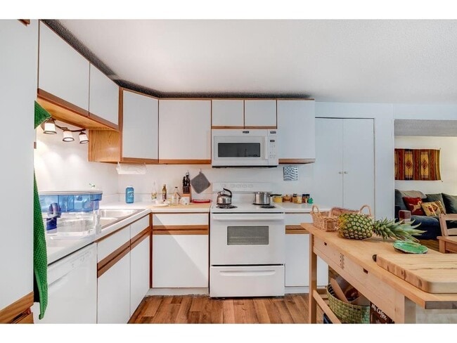 Building Photo - 4005 W 44th St