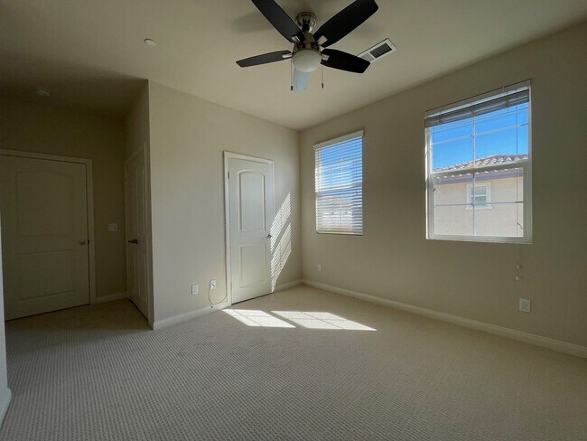 Building Photo - 534 Camden Yards Wy