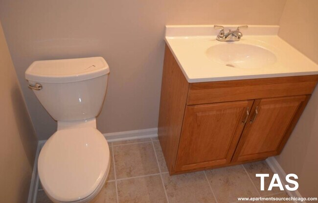 Building Photo - 3211 W Armitage Ave