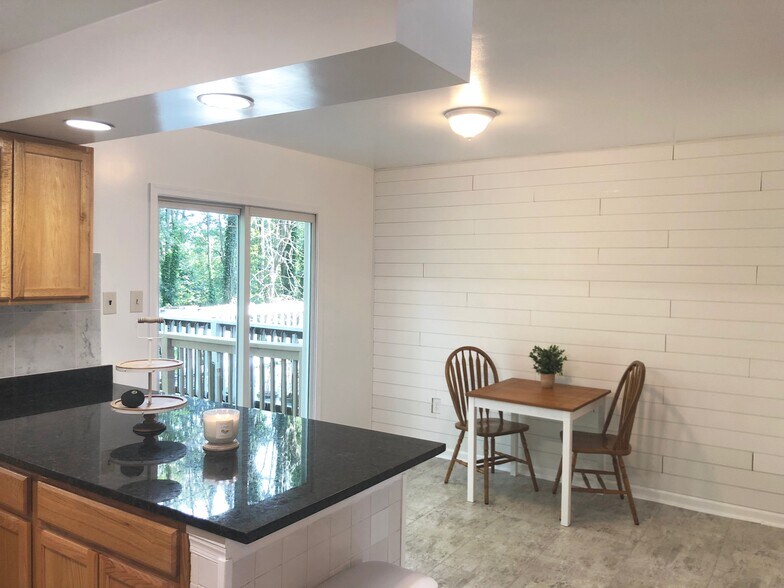 Eat-in Kitchen - 1019 Wingate Ct