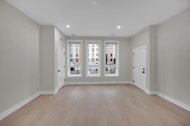 Building Photo - 4629 S Michigan Ave