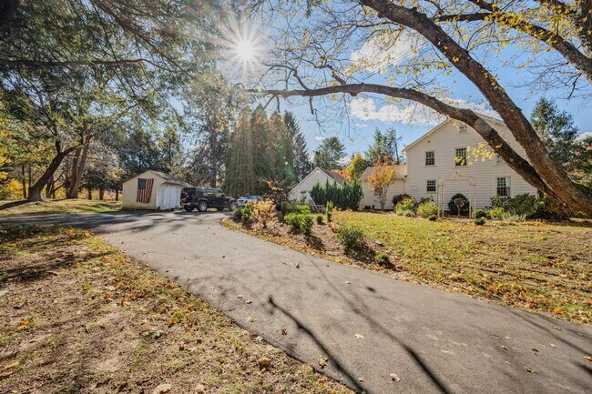 Building Photo - 105 Sill Ln