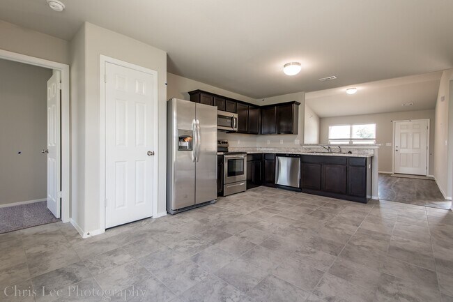 Building Photo - 898 Ethan James St