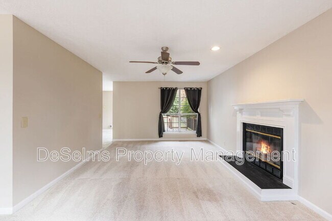 Building Photo - 236 Burgandy Hill Rd