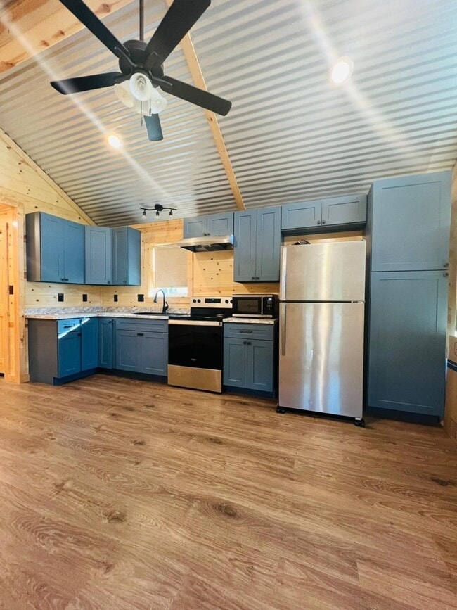 Building Photo - 2019 Frazer Dr