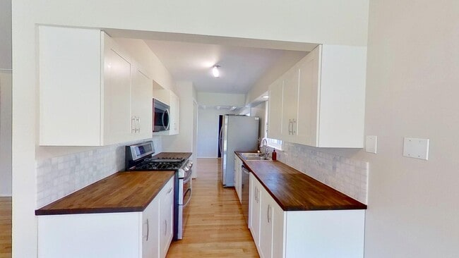 Building Photo - 2698 S Jasmine St