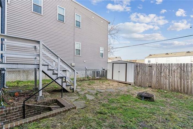 Building Photo - 808 W Clay St