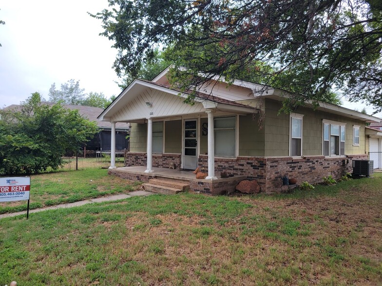 Primary Photo - 1000 W Woodson St