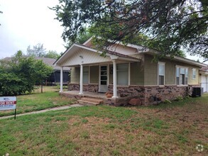 Building Photo - 1000 W Woodson St