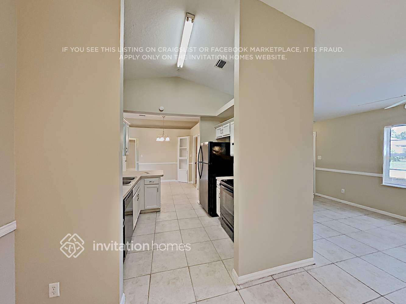 Building Photo - 4800 Miramar St