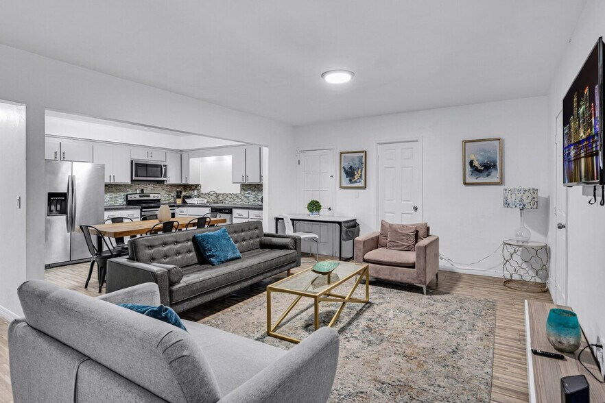 Primary Photo - 975-977-977 SW 10th St