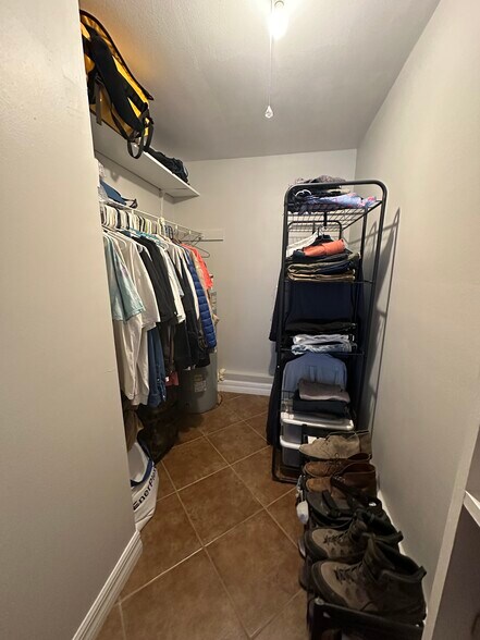 Building Photo - 132 W America St