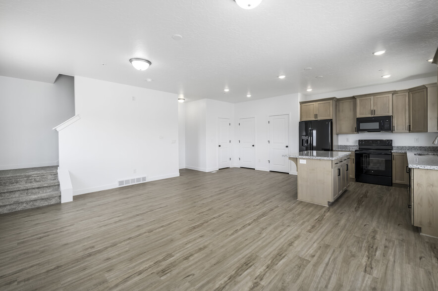 Building Photo - 4201 W Dead Horse Ct