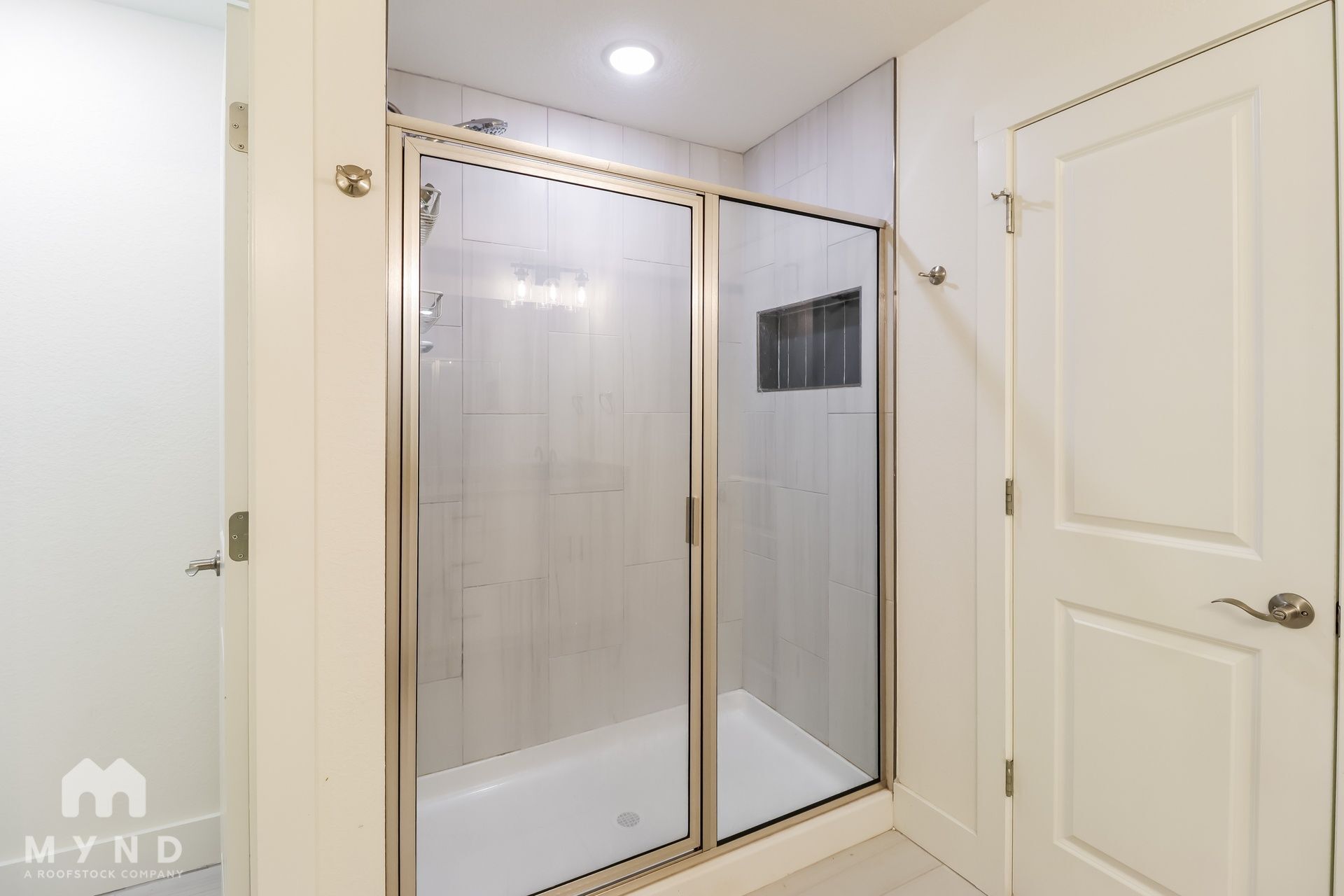 Building Photo - 1020 Autumn Royal Ave