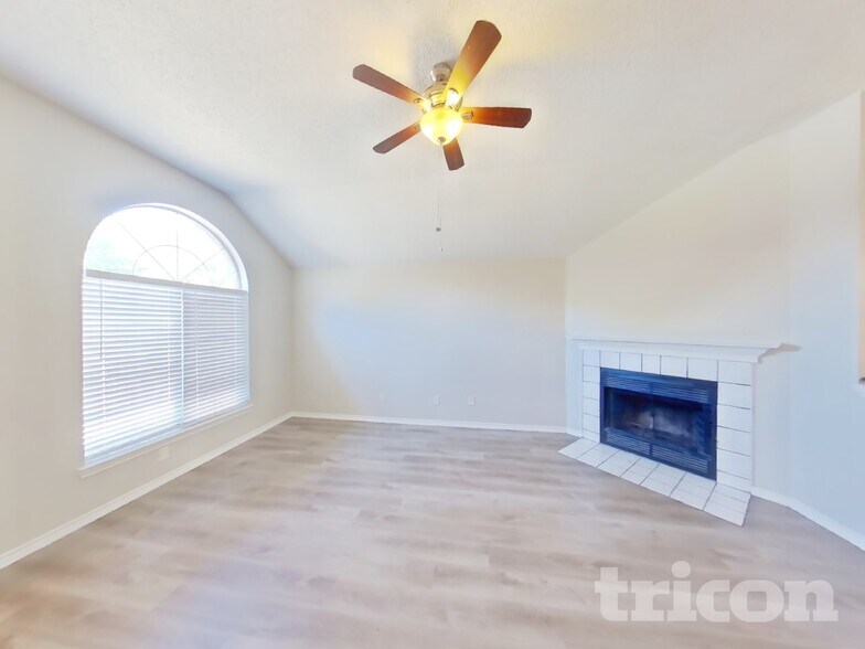 Building Photo - 2329 Belton Dr
