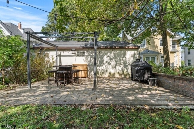 Building Photo - 283 Orange Rd