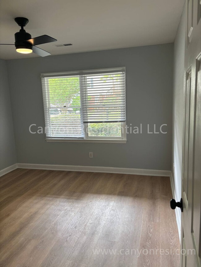Building Photo - 944 Mar Don Hills Cir