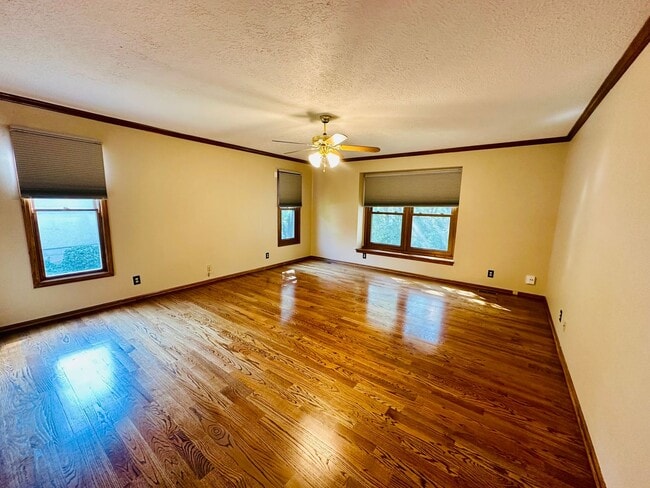 Building Photo - {13040} Spacious Cherry Creek Home + First...