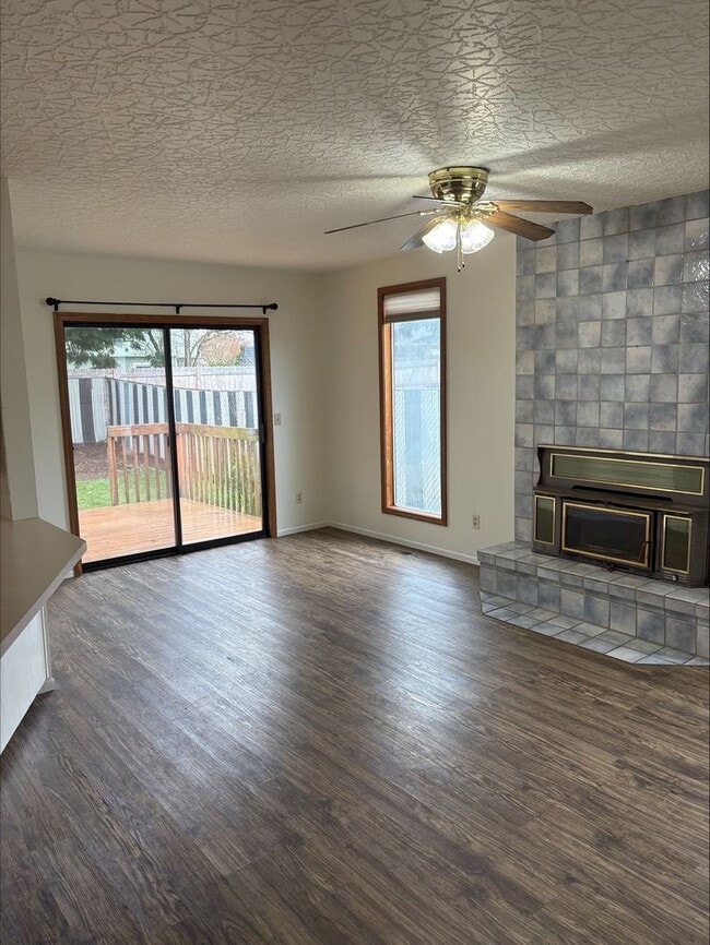 Building Photo - Felida 4 Bedroom with ADA bathroom