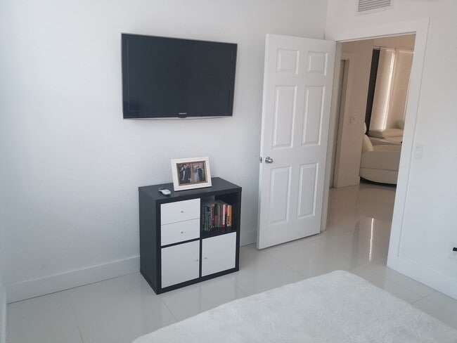 Building Photo - 15761 SW 42nd St