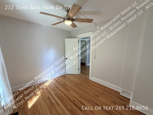 Building Photo - 232 John Ball Park Dr SW
