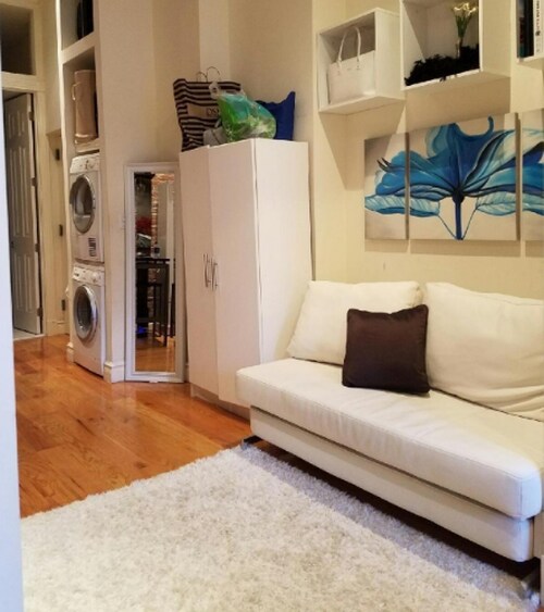 Building Photo - 254 W 14th St