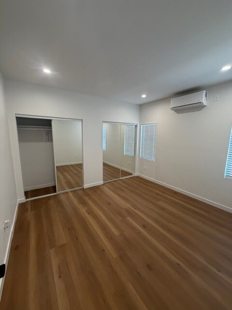 Building Photo - 1307 W 96th St