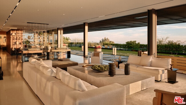 Building Photo - 9344 Nightingale Dr