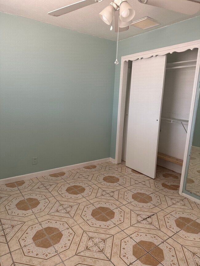 Building Photo - 3628 W Palmaire Ave