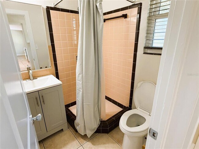 Building Photo - 4640 W Lamb Ave