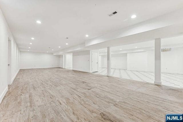 Building Photo - 25 Jones