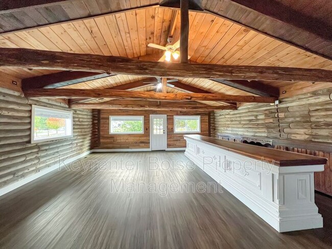 Building Photo - 5600 N Pierce Park Ln