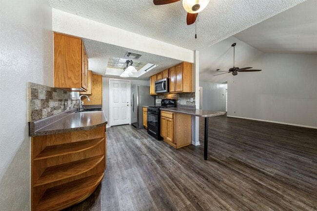 Building Photo - 1202 Wroxton Way