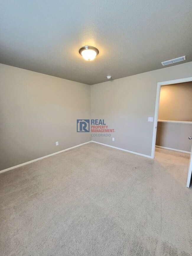 Building Photo - 6075 Sun Mesa Cir