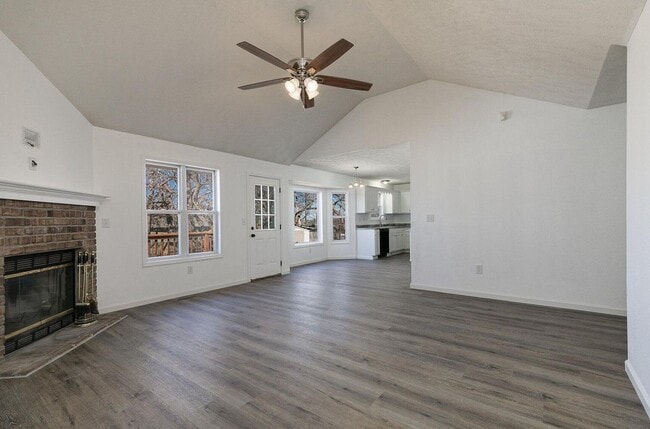Building Photo - Updated 3 bedroom 2 bathroom 2 car garage ...