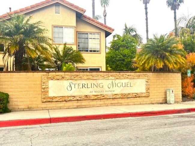Building Photo - Stylish, Upgraded Laguna Niguel Home Ready...