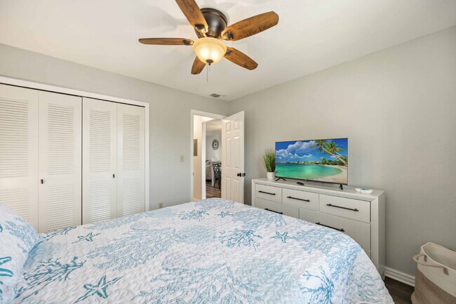 Building Photo - "Charming 2-Bed, 2-Bath Villa in Lake Shore Condominiums"