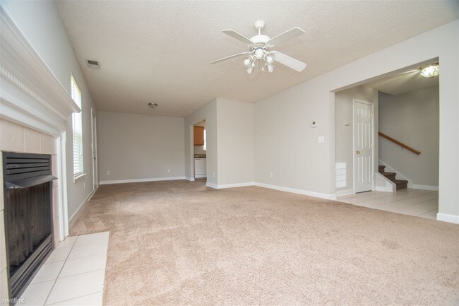 Building Photo - 3 br, 2.5 bath House - 2022 Sunset Village Dr