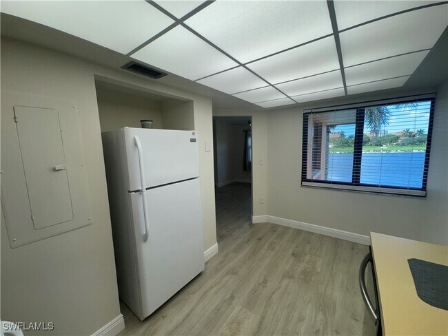 Building Photo - 1530 Mainsail Dr